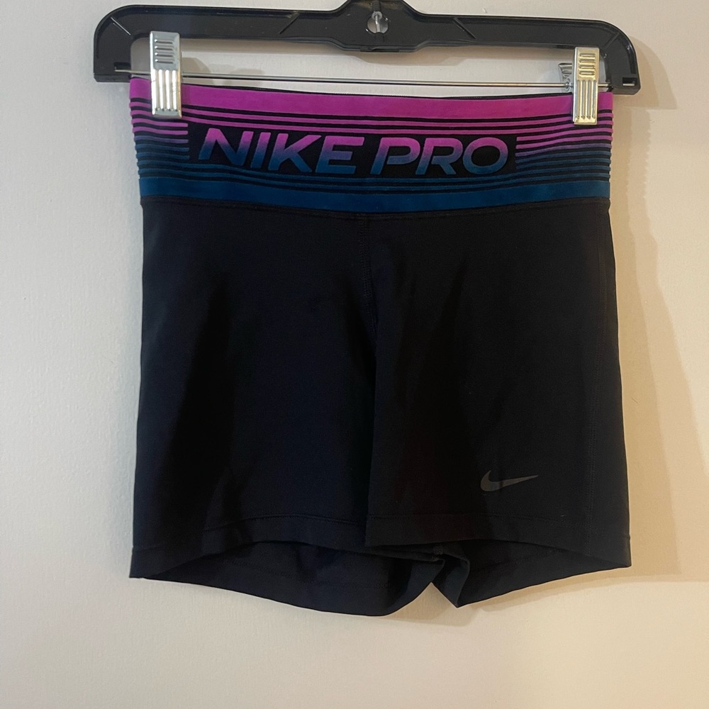 Nike pro shorts small